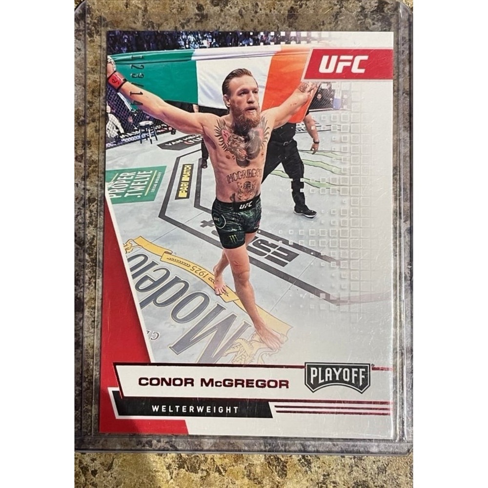 2021 Panini Chronicles UFC Playoff Pink Sp Conor McGregor #61 Mint